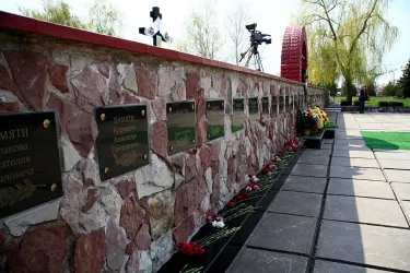 Emlékmű a tragédia miatt kitelepített falvaknak